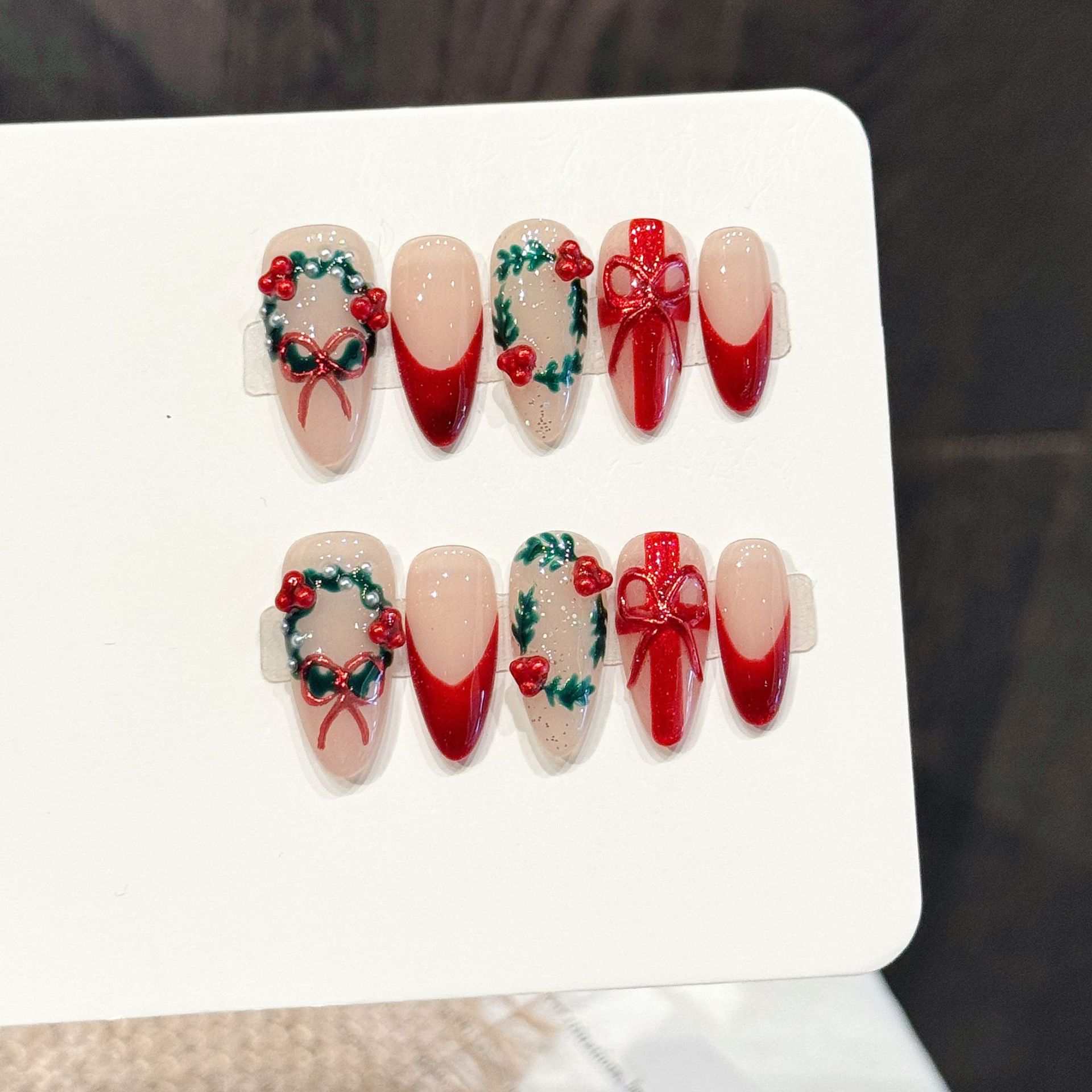 10 pezzi di Natale rosso nudo  - Nail Art Press On recensione e prezzo