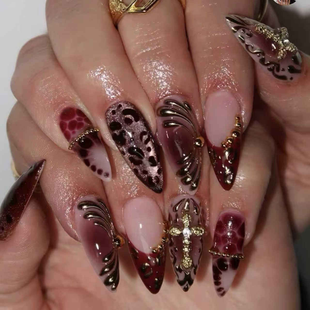 Unghie finte di media lunghezz - Nail Art Press On recensione e prezzo